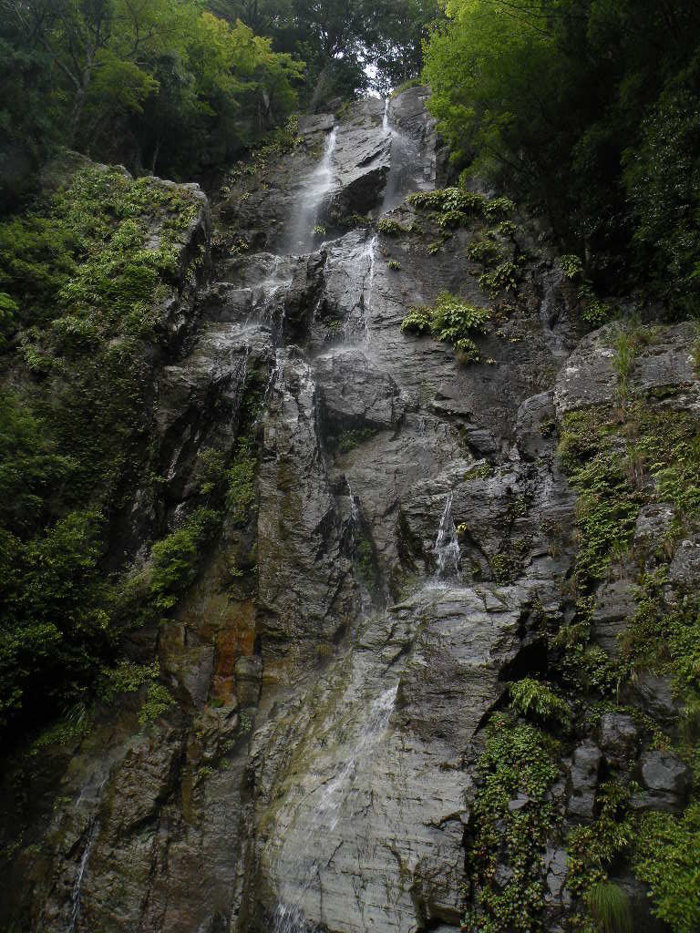 たりやまの滝　足り山の滝　